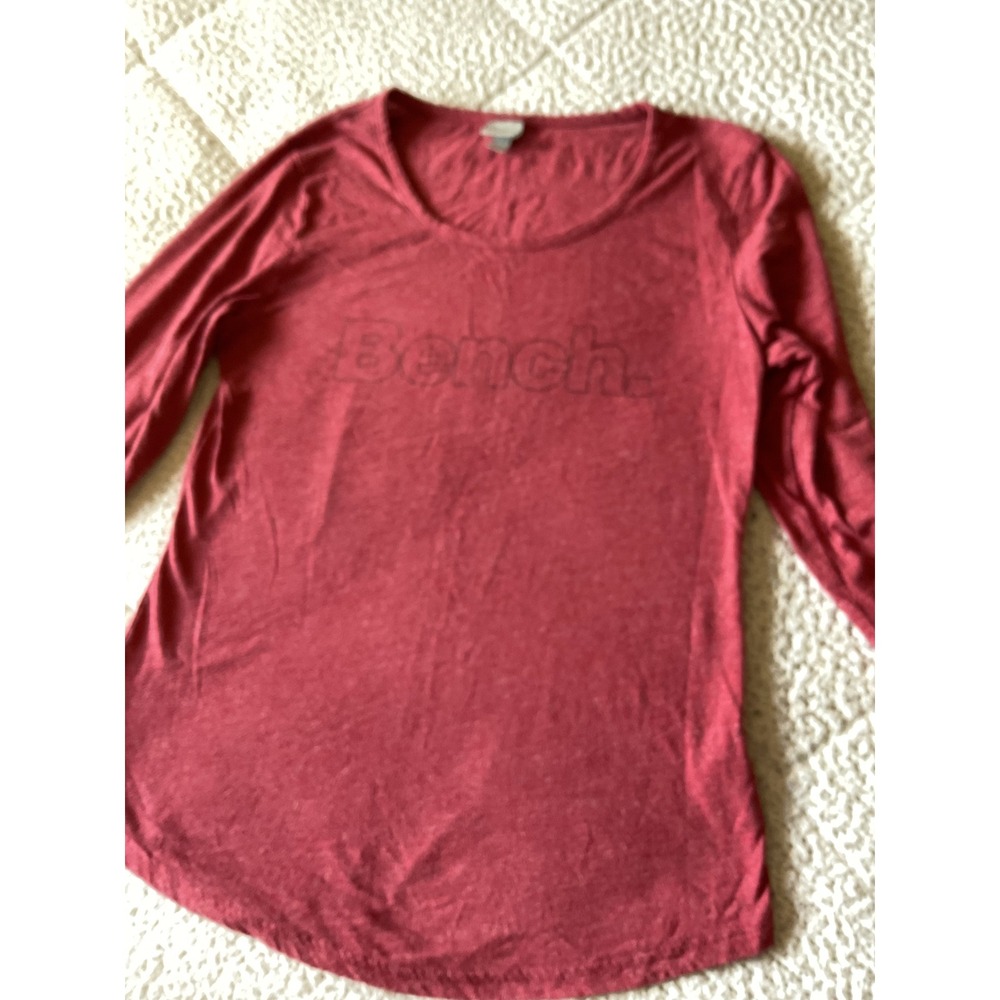 Bench Long Sleeve Graphic Tee Womens Medium Red Excellent Marl Scoop Neck Logo
